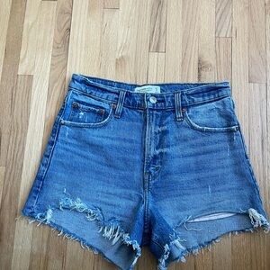 Abercrombie & Fitch the 90s relaxed cut off short high rise